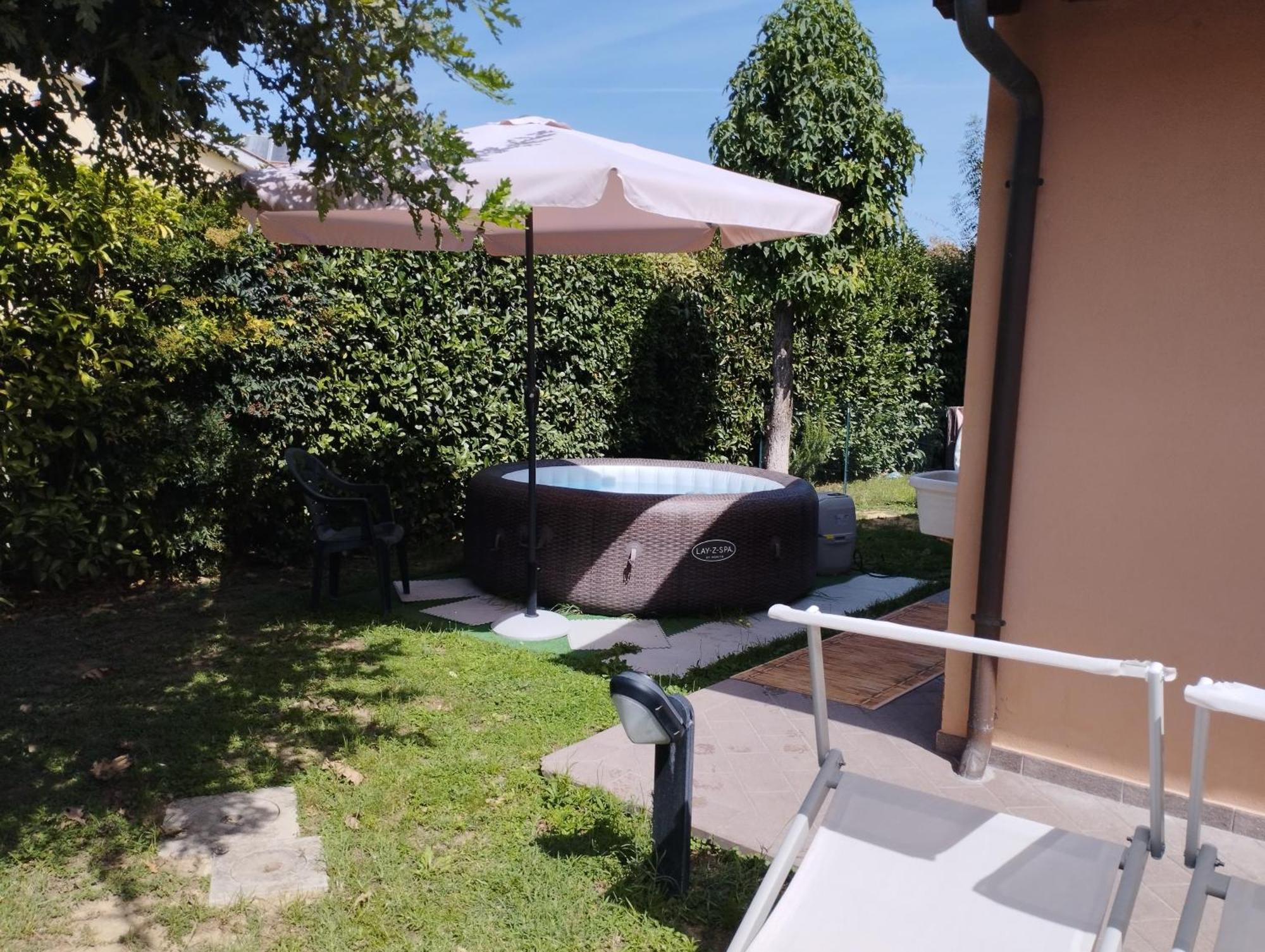 Castel del Bosco  Melody House - Dependanceヴィラ エクステリア 写真