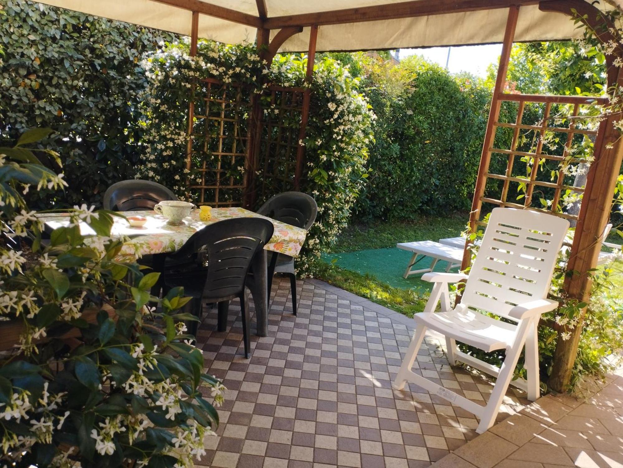 Castel del Bosco  Melody House - Dependanceヴィラ エクステリア 写真